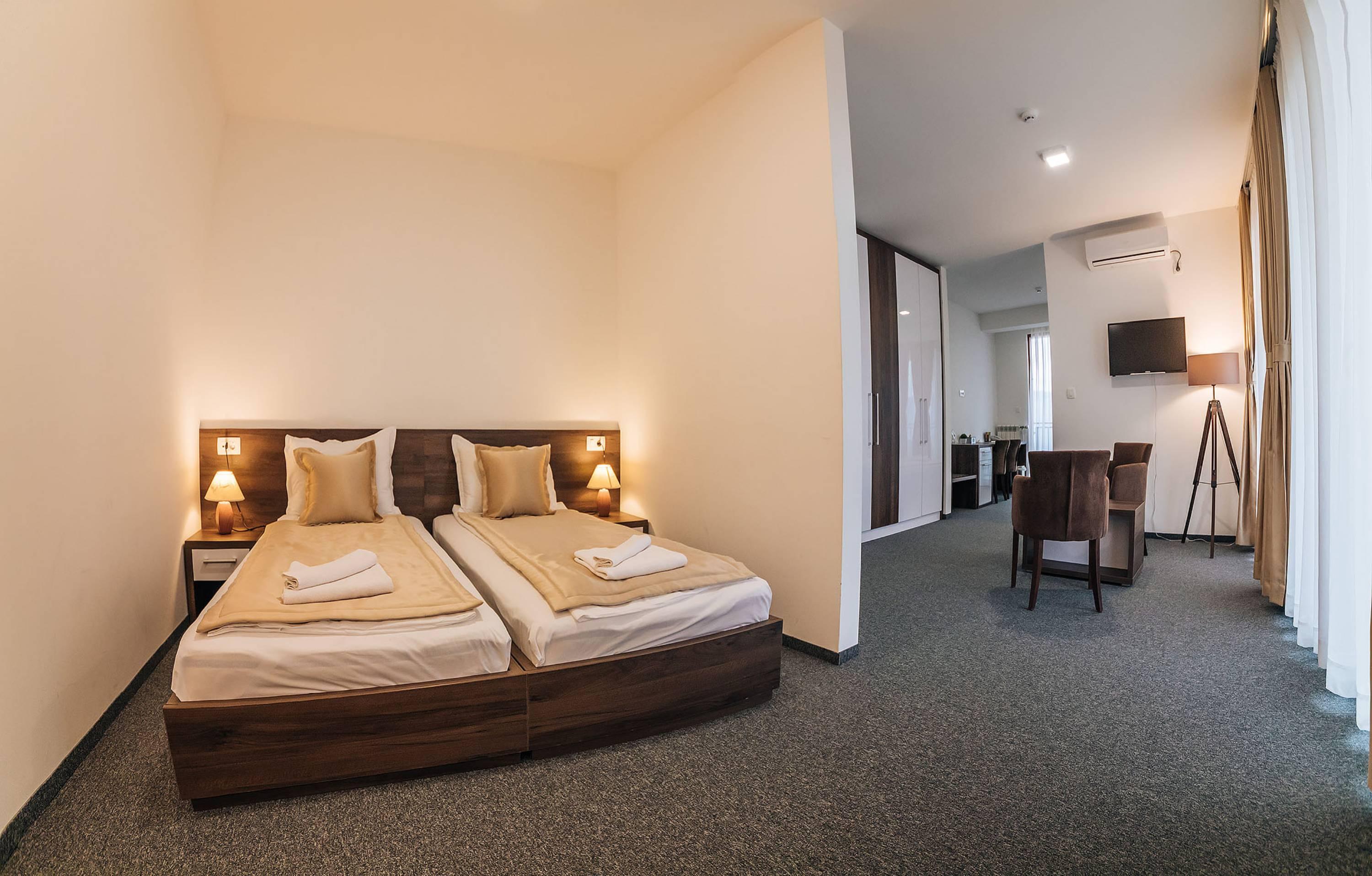 Hotel Sokoline Mandici ภายนอก รูปภาพ